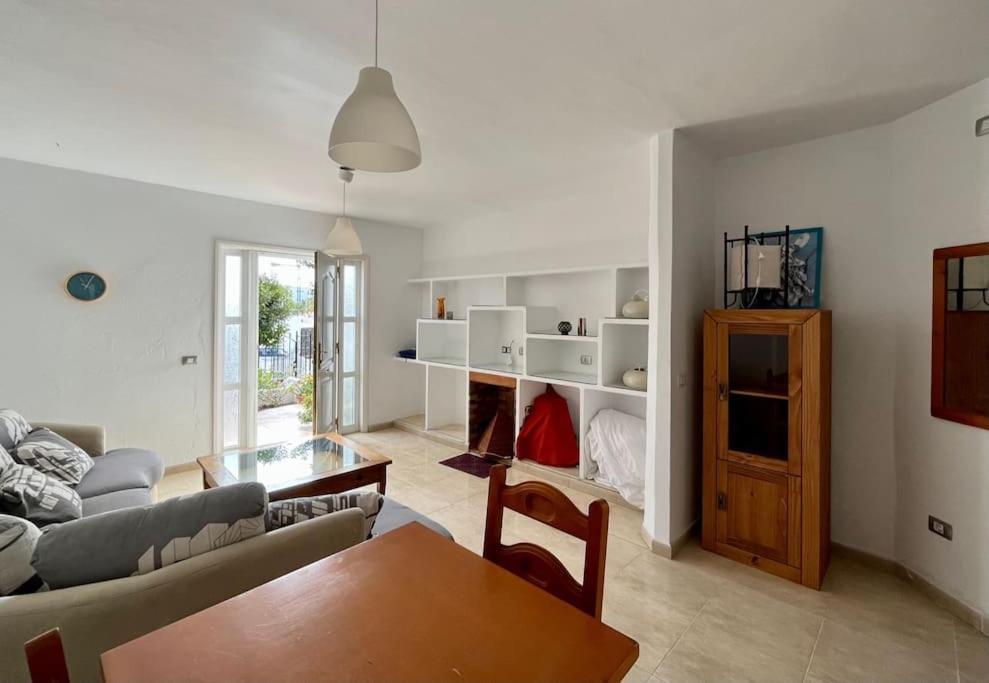 Playa Chica Apt With Terrace 100 M From The Sea Puerto del Carmen  Zewnętrze zdjęcie