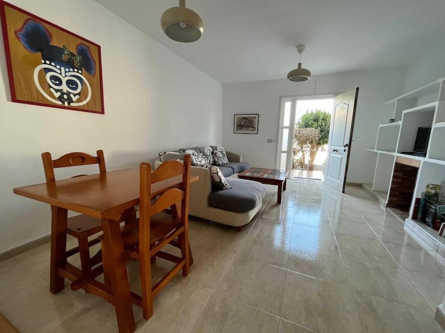 Playa Chica Apt With Terrace 100 M From The Sea Puerto del Carmen  Zewnętrze zdjęcie