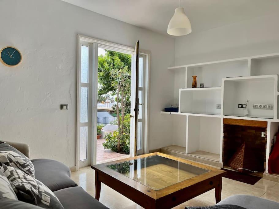 Playa Chica Apt With Terrace 100 M From The Sea Puerto del Carmen  Zewnętrze zdjęcie