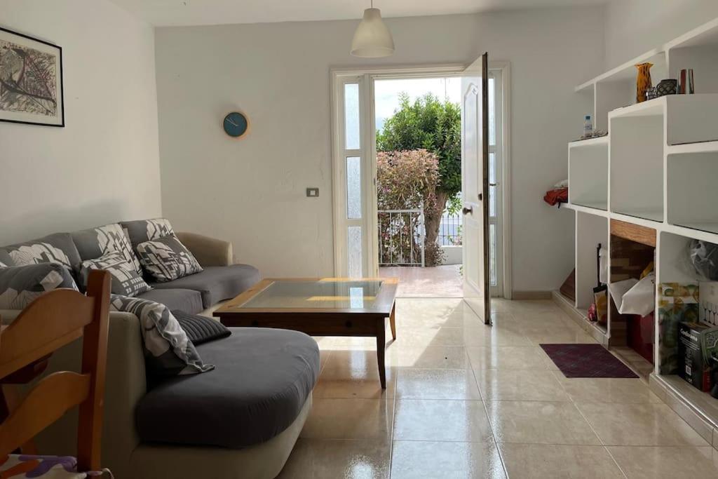 Playa Chica Apt With Terrace 100 M From The Sea Puerto del Carmen  Zewnętrze zdjęcie